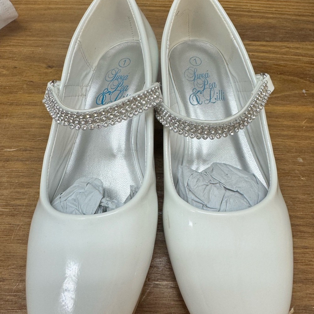 Girls dress shoes with Rhinestone Strap
